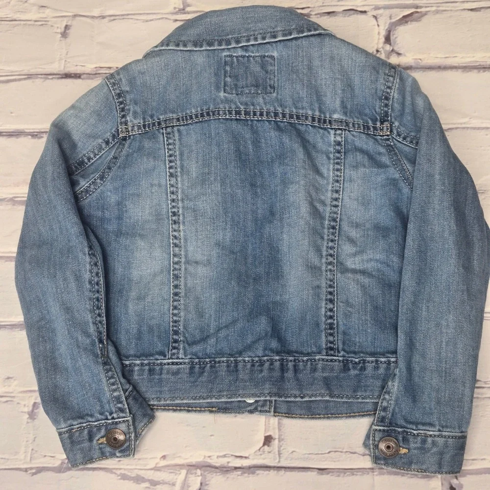 OshKosh Bgosh Kids Denim Trucker Jacket Medium Wash Blue Jean Jacket 5T 28034210
